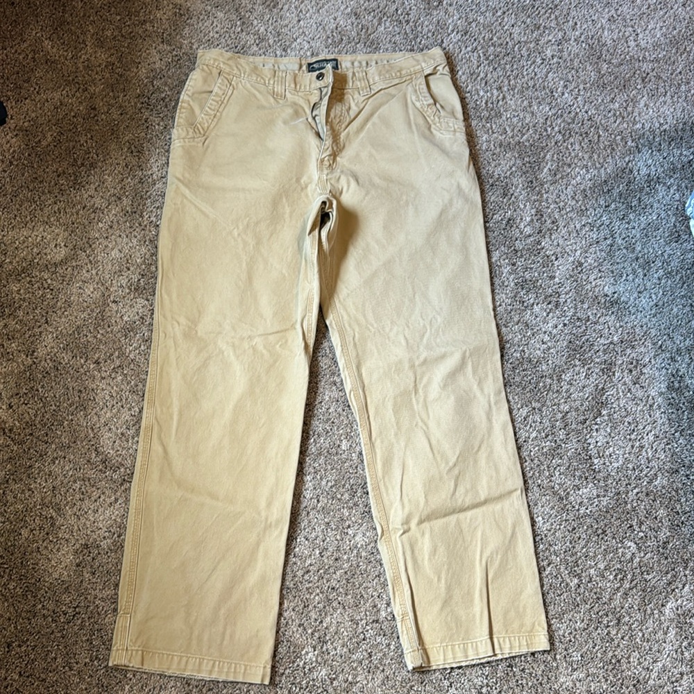 Men’s Mountain Khaki pants 38x34- great condition